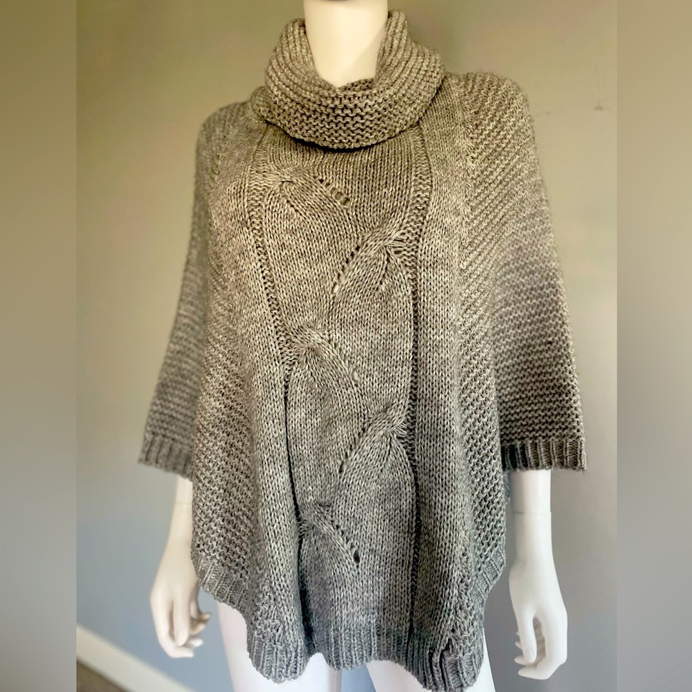 Cozy Knit Poncho- grey